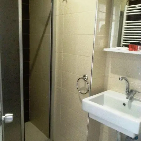 Academia Otel