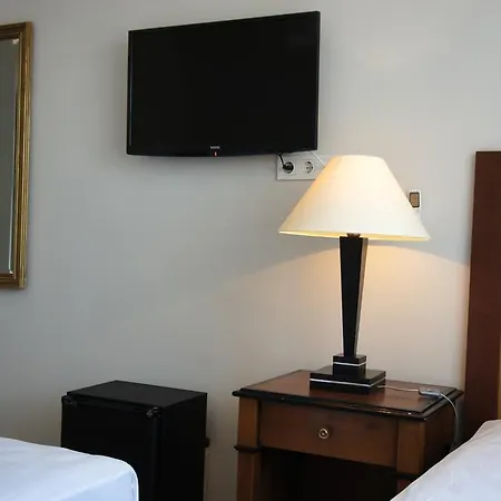Academia Hotel 2*