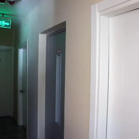 Academia Hotel 2*
