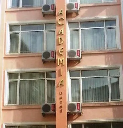 Academia 2*